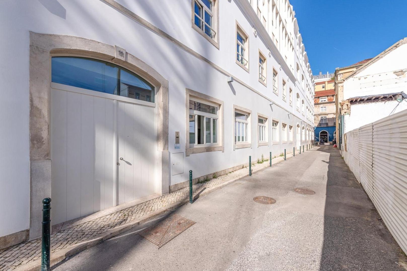 Guestready - Spacious 2 Bedroom Apt Near The River Lisbon Bagian luar foto